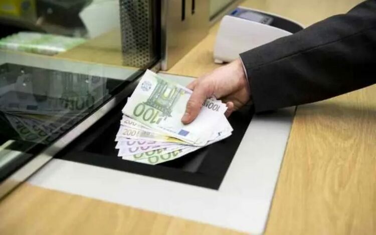 Макар и не толкова видимо, в банковата система върви усилена подготовка за въвеждане на еврото.