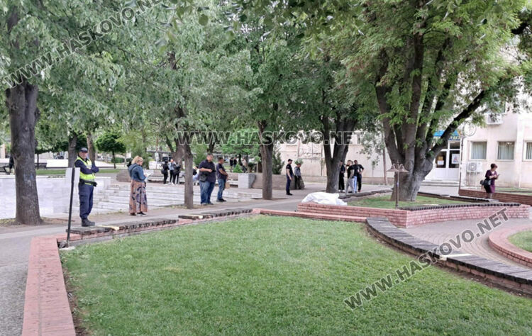 Мъж почина на пейка в центъра на Хасково