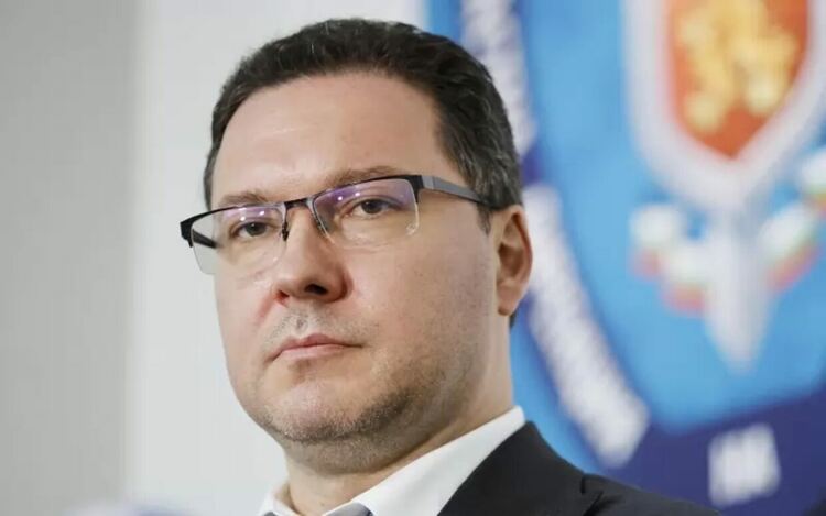 Даниел Митов поиска оставката на шефа на ОДМВР в Хасково. Дали не държи и своята в джоба?