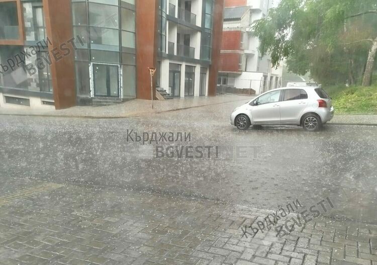 Градушка с големината на грахово зърно падна в Кърджали