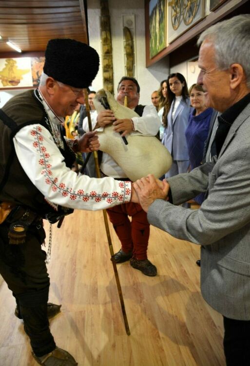 Майски културни празници 2025 г. бяха официално открити с впечатляваща изложба и рок концерт