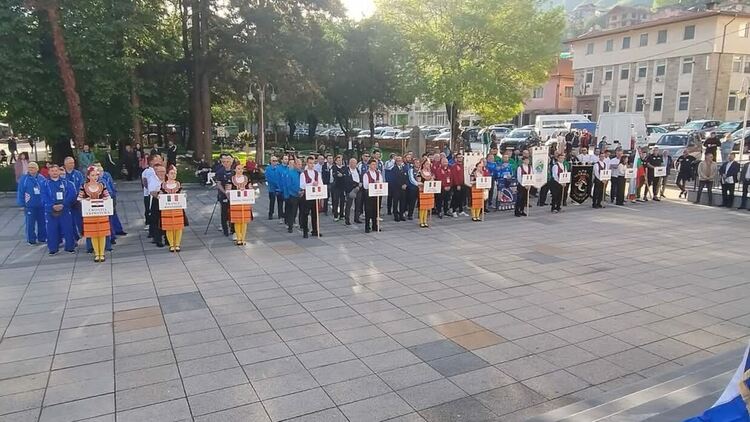  12 отбора от 4 държави участват в 31-вото Световно първенство по спортен риболов в Девин