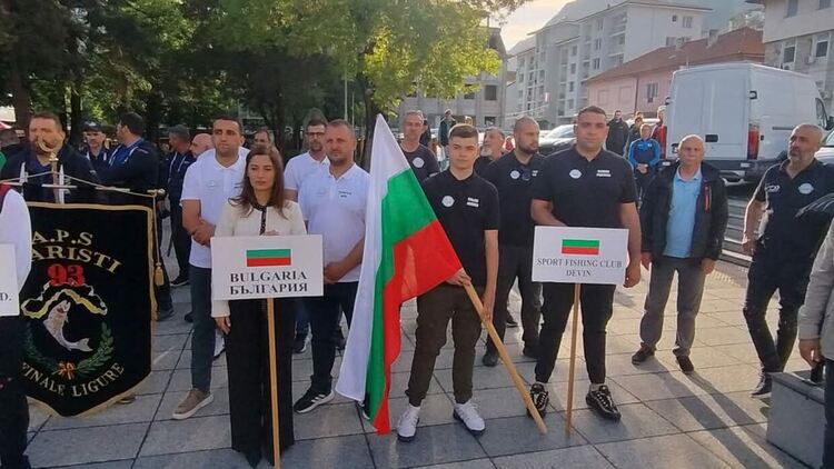  12 отбора от 4 държави участват в 31-вото Световно първенство по спортен риболов в Девин