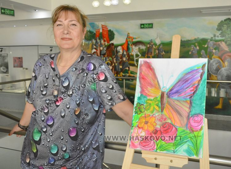 Известеният педагог и спортен деятел Силвия Тенчева откри първа самостоятелна изложба