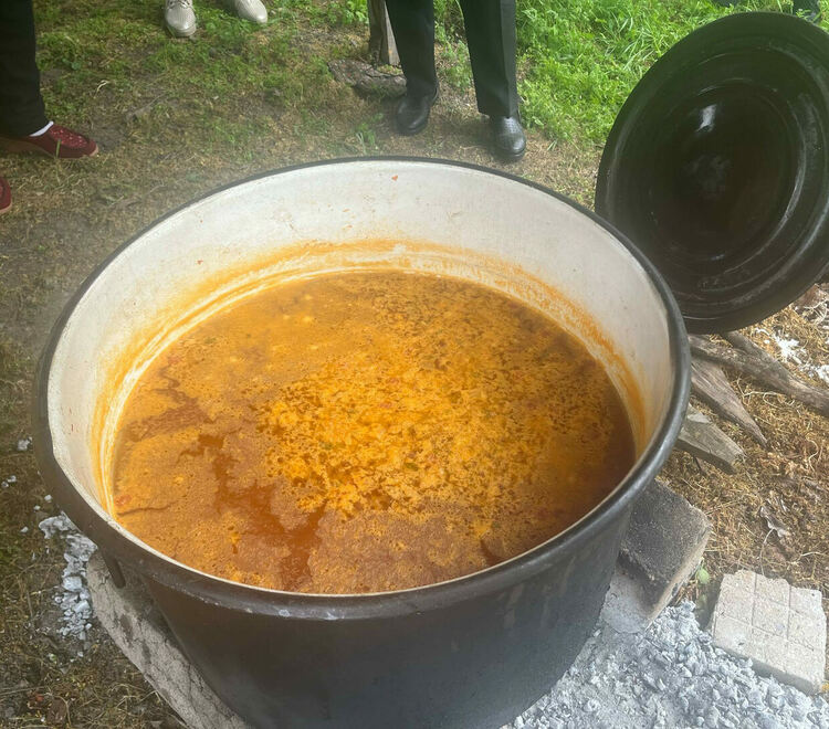 В село Мандра отслужиха водосвет и се помолиха да няма градушки