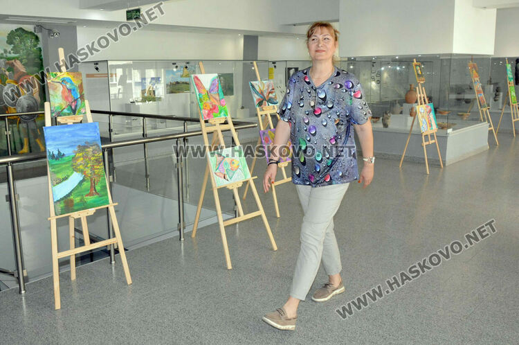 Известеният педагог и спортен деятел Силвия Тенчева откри първа самостоятелна изложба