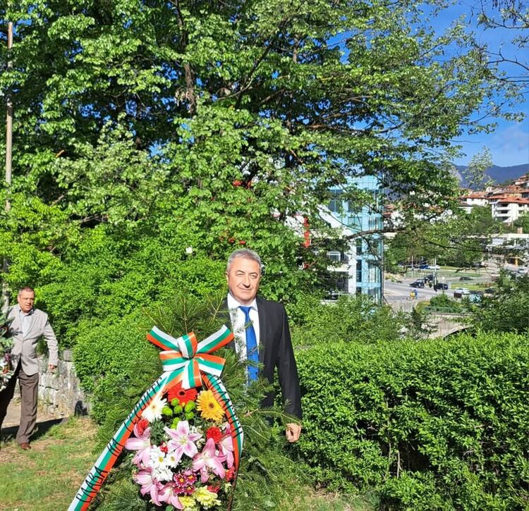  С венец пред паметник в Райково отбелязаха 9 май – Деня на Европа и Деня на победата
