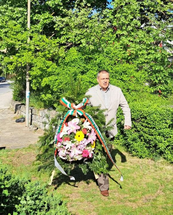  С венец пред паметник в Райково отбелязаха 9 май – Деня на Европа и Деня на победата