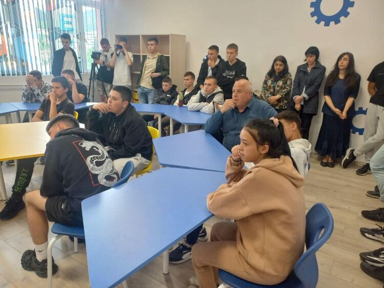 ПГЕ „А. С. Попов“ – Девин отбеляза патронния си празник с признание и иновации