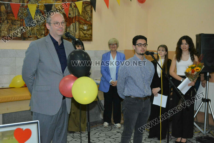 31 от Езиковата гимназия взеха немски дипломи, 16 са със супер резултат