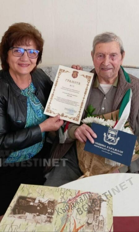Удостоиха 101-годишният ветеран Нико Костов от Кърджали с грамота и медал по повод 9-ти май