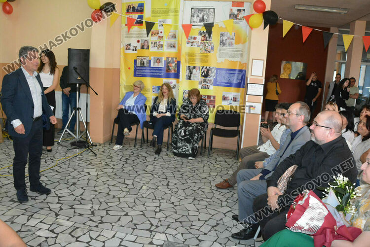 31 от Езиковата гимназия взеха немски дипломи, 16 са със супер резултат