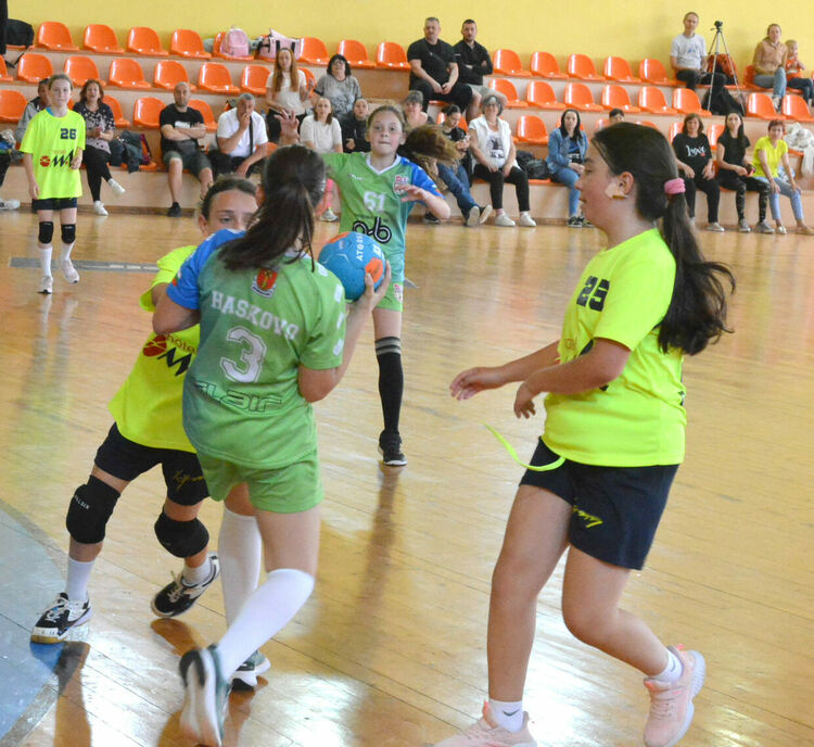 Хасково е домакин на Държавния финал по хандбал за момичета до 11 години