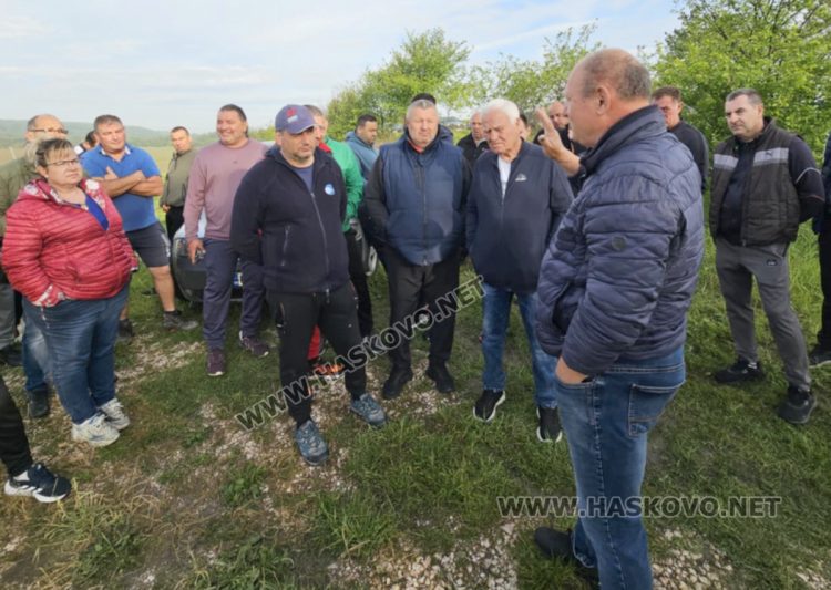 Над 380 ракети са изстреляни срещу градушката, земеделци излязоха на протест