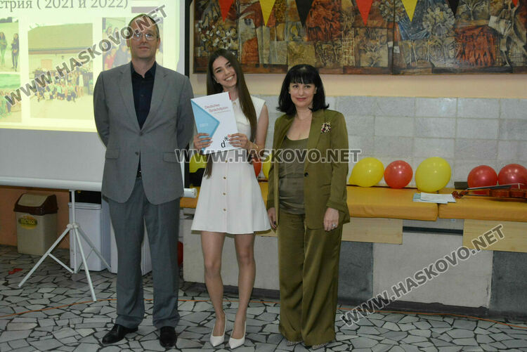 31 от Езиковата гимназия взеха немски дипломи, 16 са със супер резултат