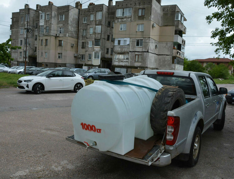 Поставиха водоноски на три места в Хасково заради забраната за пиене