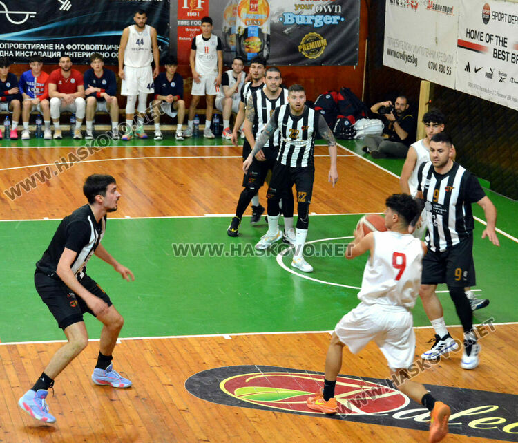 Дубълът на баскетболния „Хасково“ е на финал след драма с „Локомотив“