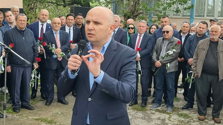 Мюмюн Искендер дойде на празника в Караманци с прокурорско разрешение