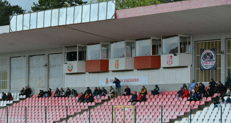 „Саяна“ с домакински успех