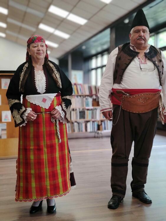 Парад на автентичните носии се проведе в Регионалната библиотека в Смолян