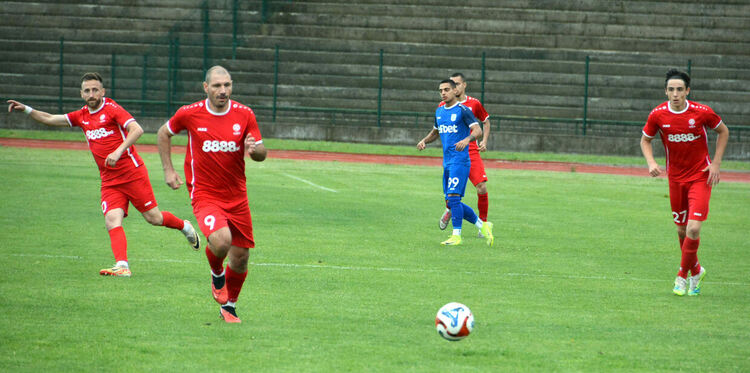„Саяна“ с домакински успех