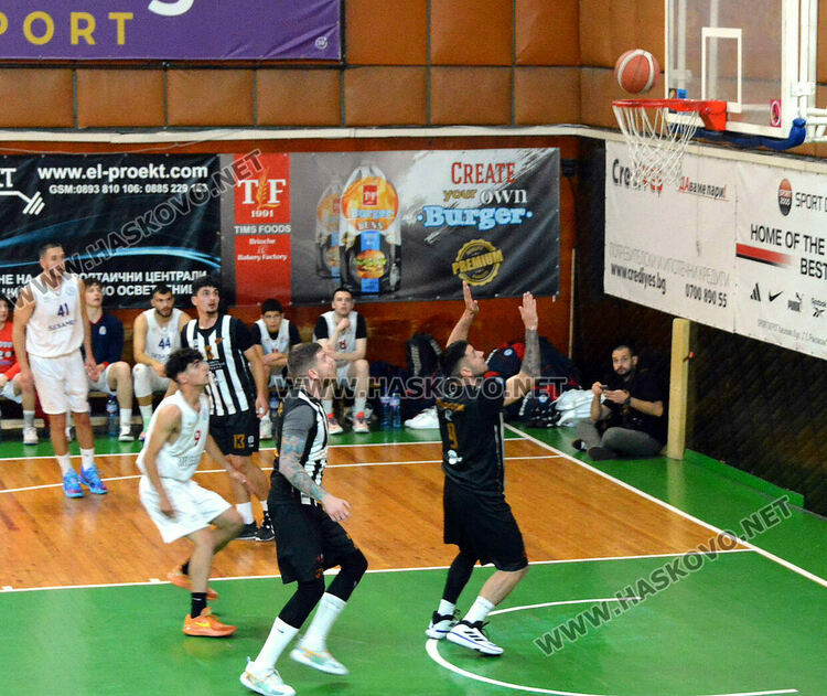 Дубълът на баскетболния „Хасково“ е на финал след драма с „Локомотив“