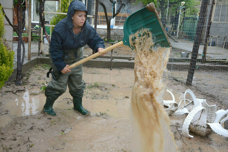 Дъждът наводни къща в село Стойково