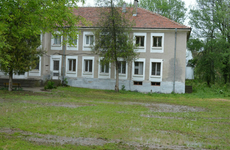 Дъждът наводни къща в село Стойково