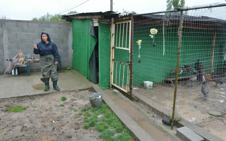 Дъждът наводни къща в село Стойково