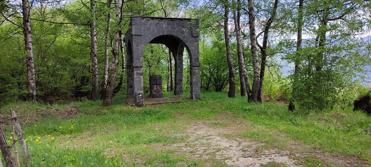 Еколози почистиха от отпадъци място за отдих на разклона за Пампорово