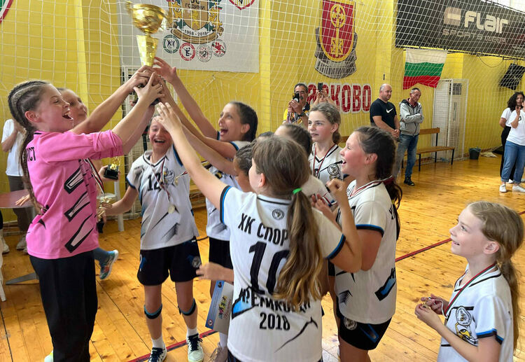 Хандбалистките на „Спортист – Кремиковци“ са държавни шампионки