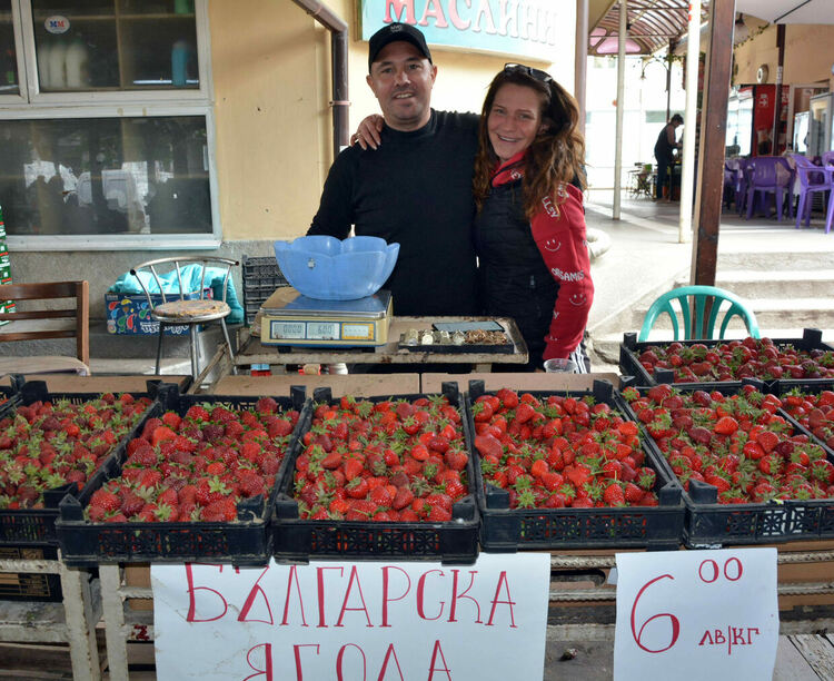 Излязоха първите череши от Крепост, продават се по 20 лева за килограм