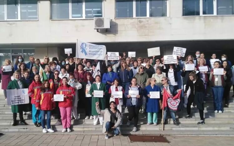 СБМС протестира от години, но проблемите с условията на труд на съсловието са много далеч от решаване.