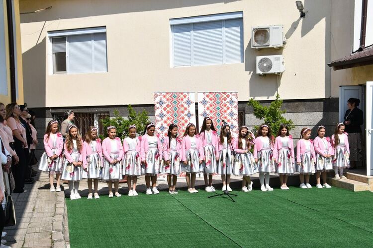 Модерен кабинет откриха за 115-годишен юбилей на училище  