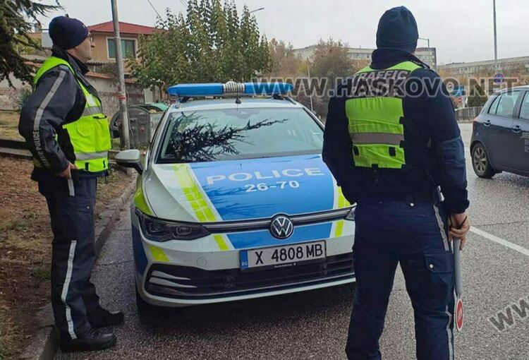 Задържаха трима водачи без книжка