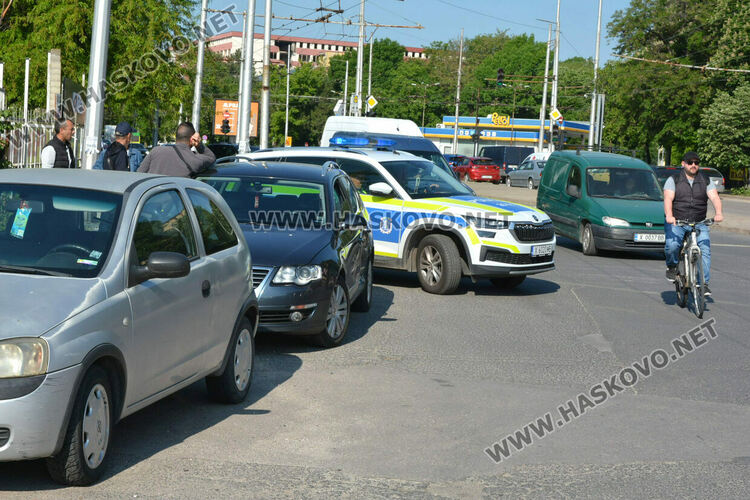 Три коли катастрофираха на кръстовището до Цигарената фабрика