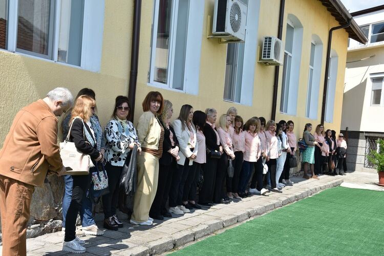 Модерен кабинет откриха за 115-годишен юбилей на училище  