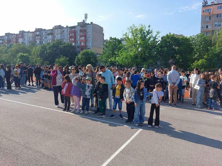 ОУ "Алеко Константинов" в Димитровград за 61-ви път празнува своя патронен празник