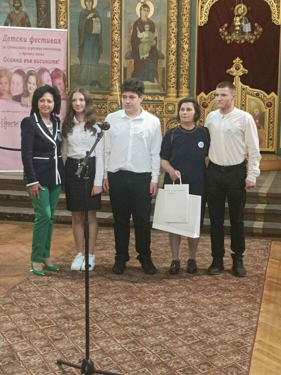 Награда за вдъхновено участие на „Паисиевци“ във Фестивала „Осанна във висините!“