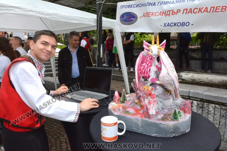 8 професионални гимназии се представиха на „Панорама на професиите“ 