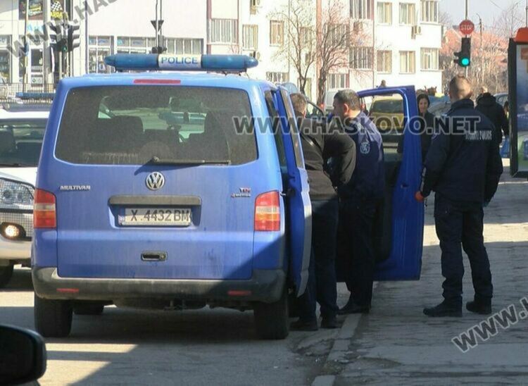 Заловиха мъж с дрога в „Република“, арестуваха водач с 2,56 промила