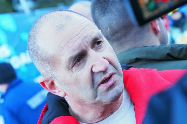 Истинският референдум: Радев ни струва по милион на ден, съгласни ли сте да плащате 