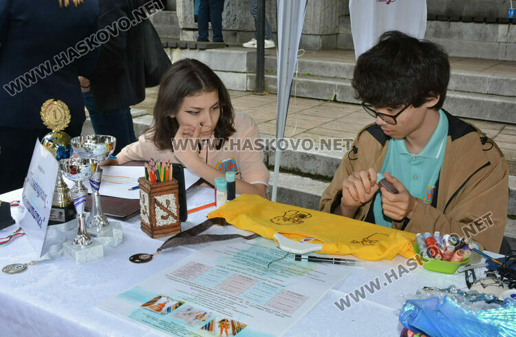 8 професионални гимназии се представиха на „Панорама на професиите“ 