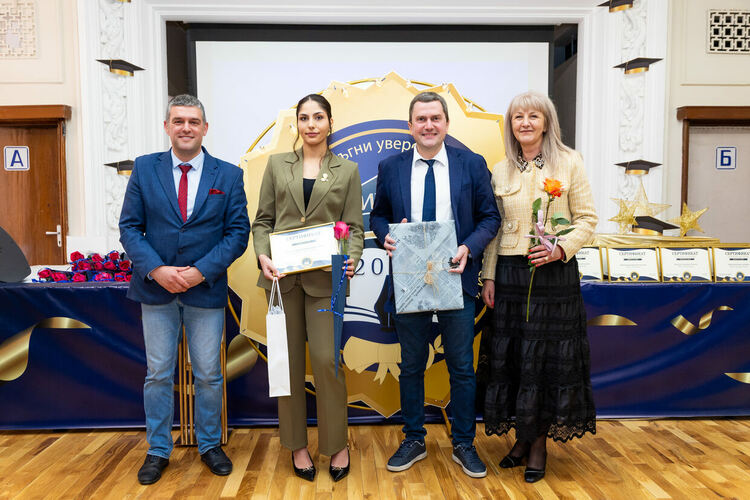 Kметът на община Перник Станислав Владимиров се срещна с най-изявените абитуриенти от пернишките училища