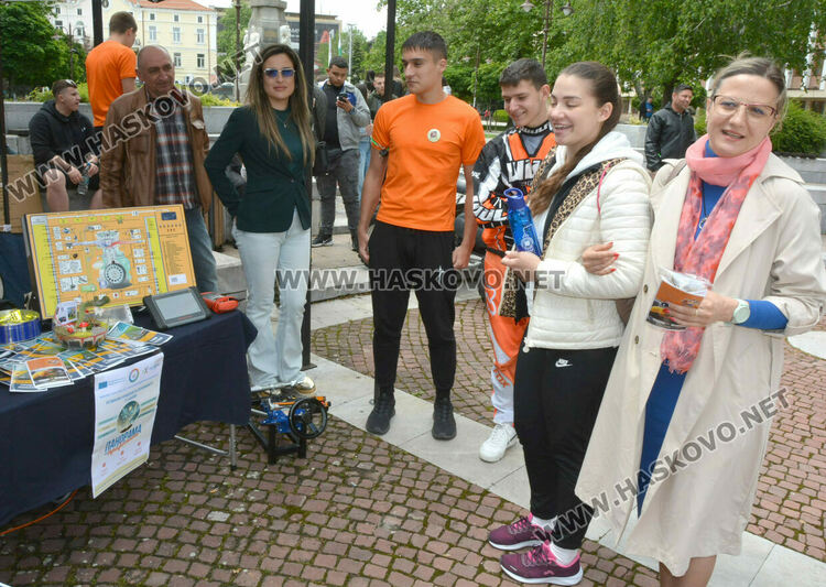 8 професионални гимназии се представиха на „Панорама на професиите“ 