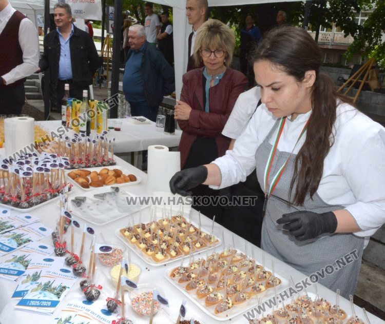 8 професионални гимназии се представиха на „Панорама на професиите“ 