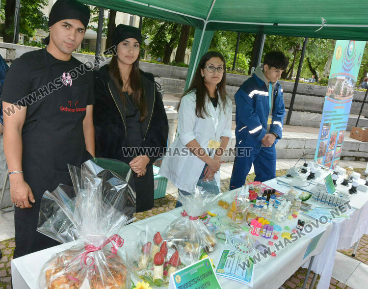 8 професионални гимназии се представиха на „Панорама на професиите“ 