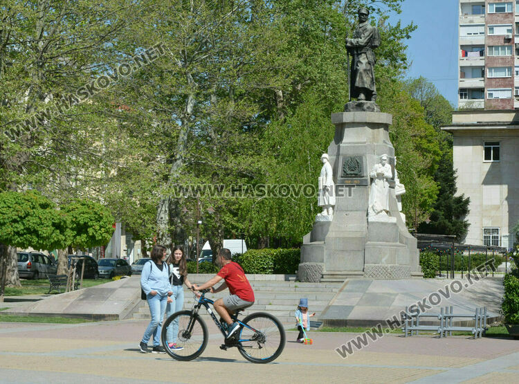 Повече облаци сутрин, слънчев следобед в сряда