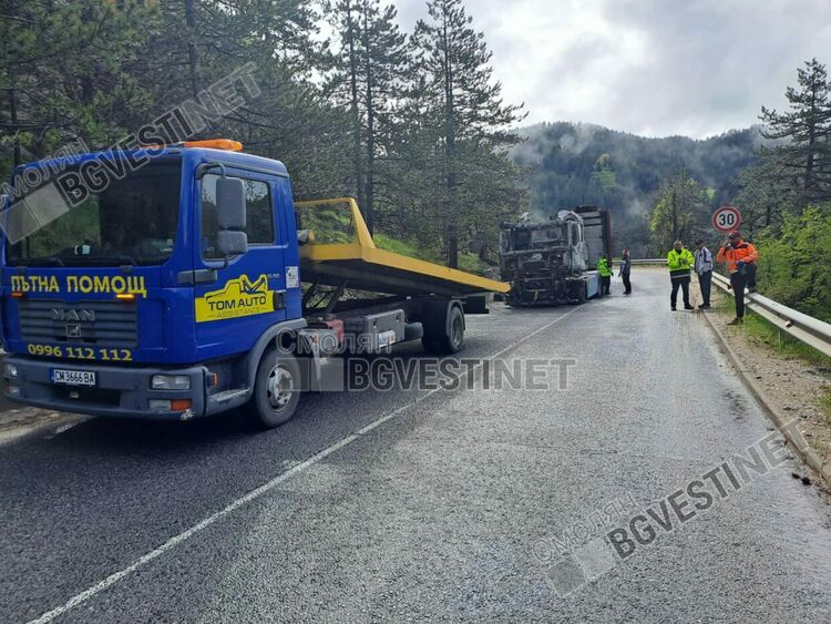 ТИР се запали между Соколовци и Рожен, проходът остана затворен (Обновена) 