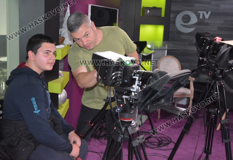 Ученици от Механото с изнесен час в eTV, която днес навършва 12 години